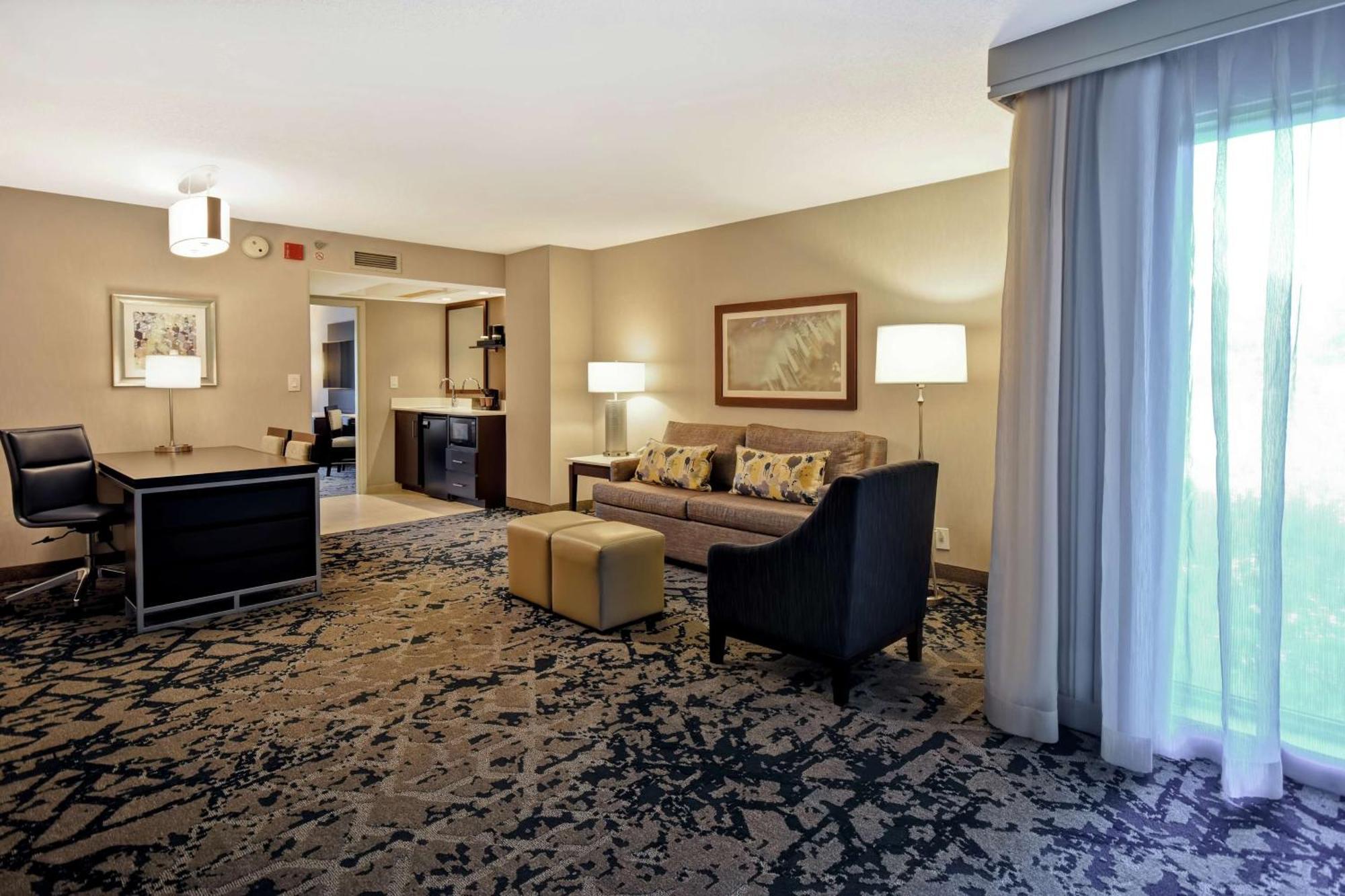Embassy Suites By Hilton Raleigh Durham Research Triangle Cary Ngoại thất bức ảnh