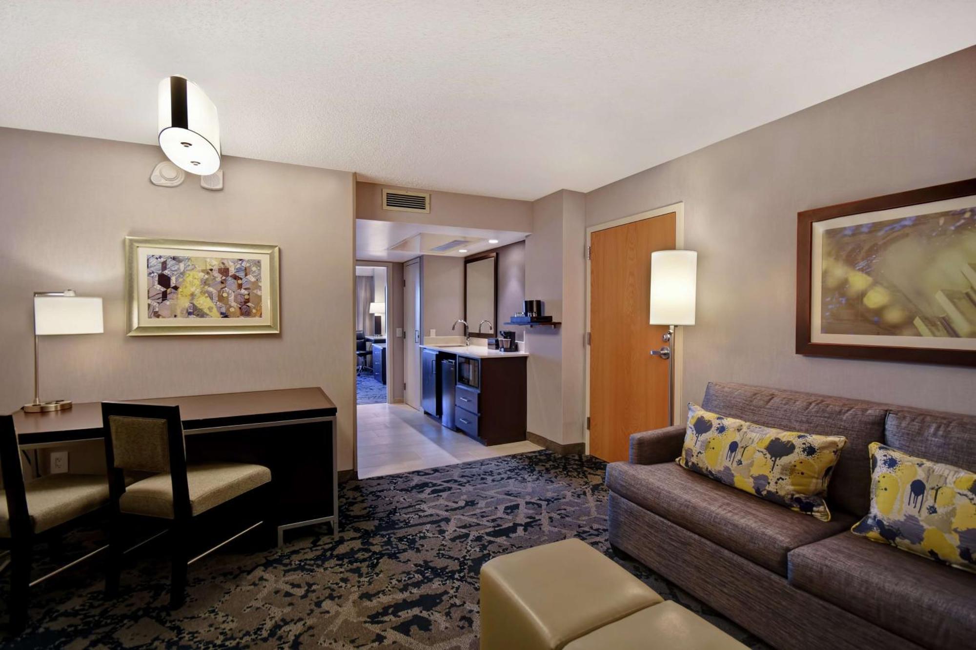 Embassy Suites By Hilton Raleigh Durham Research Triangle Cary Ngoại thất bức ảnh